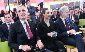 Stoltenberg convoca Finlândia, Suécia e Turquia para desbloquear adesão à NATO