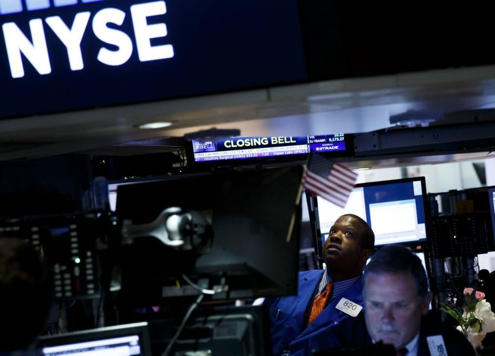 Wall Street fecha em alta com novo recorde do Dow Jones