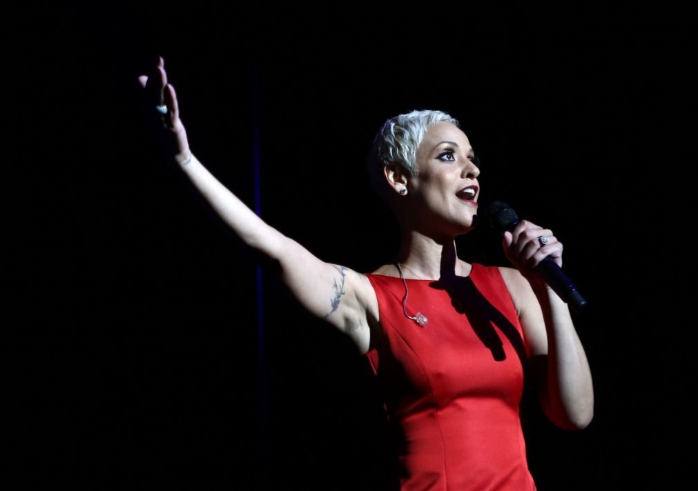 Mariza muda radicalmente de visual: «Não parece a mesma pessoa» [fotos]