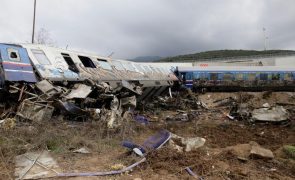 Ministro dos Transportes grego demite-se após colisão de comboios que fez 36 mortos