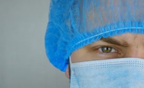 Casos mais graves de covid-19 aumentam risco de doença prolongada