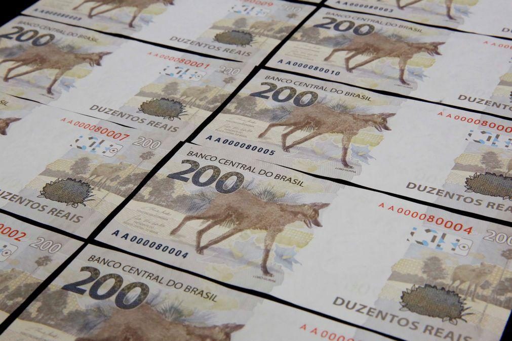 Brasil reduz o excedente comercial em 35,3% em fevereiro