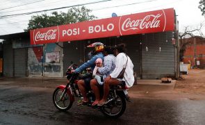 Passeio de mota em família