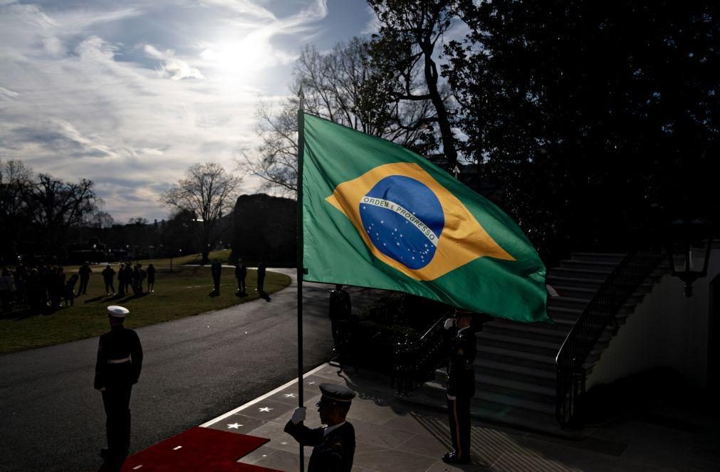 PR brasileiro transfere comando de agência de informações para Casa Civil