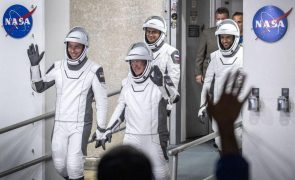 Austronautas da SpaceX chegam à Estação Espacial Internacional