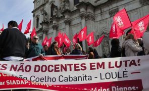 Centenas de trabalhadores não docentes concentrados em Lisboa