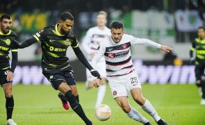 UEFA aplica pena suspensa ao Sporting por pirotecnia contra Midtjylland
