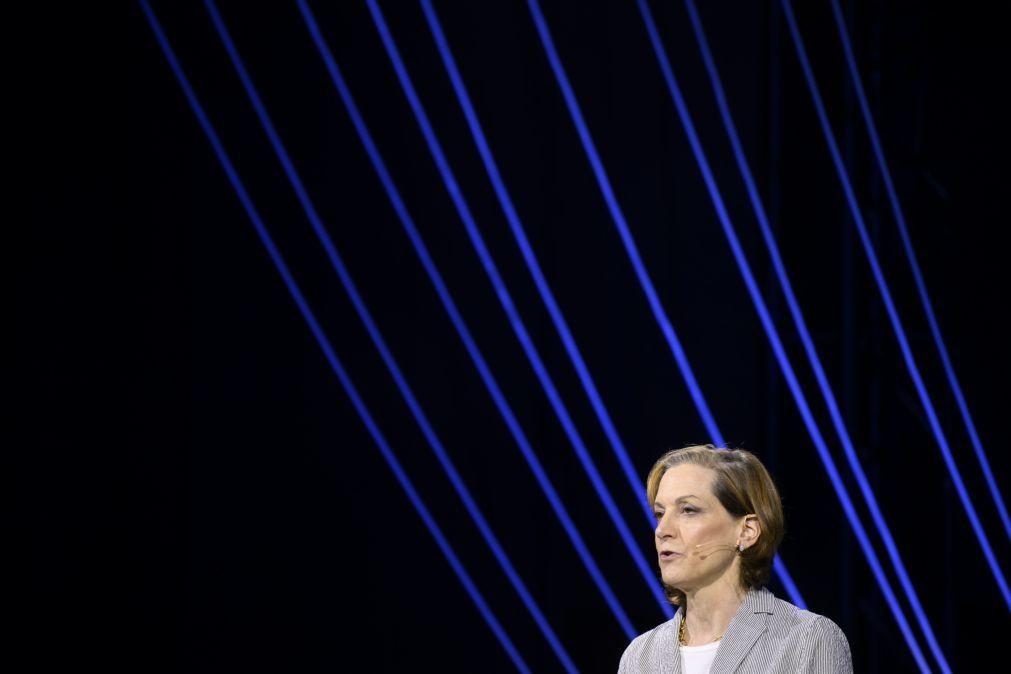 Putin usa métodos comparáveis à era soviética -- Historiadora Anne Applebaum