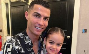 Cristiano Ronaldo Momento amoroso! CR7 mostra filhos mais novos a dançar