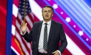 Bolsonaro aplaudido de pé por discurso pró-armas e antivacinas em conferência nos EUA
