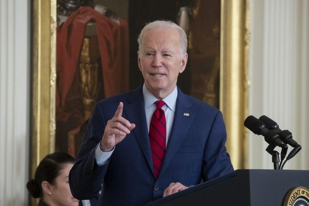 Apoio incondicional de Joe Biden à Ucrânia encontra primeiros entraves