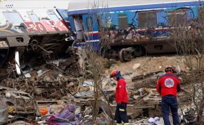 PM grego pede desculpas às famílias das vítimas de acidente ferroviário