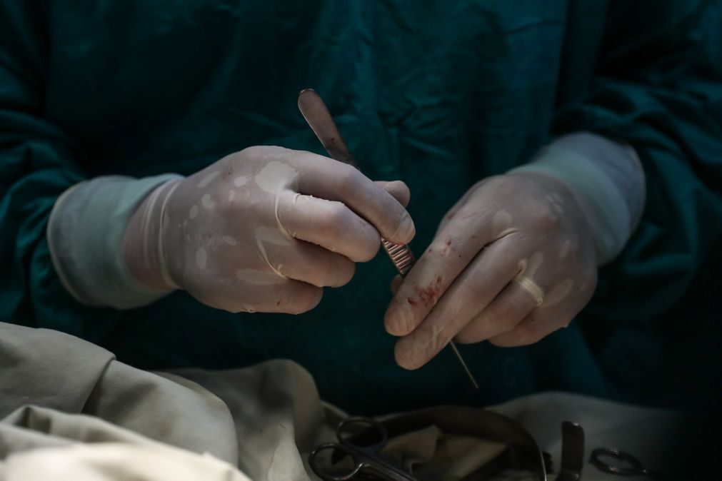 Greve dos médicos encerra maioria dos blocos operatórios