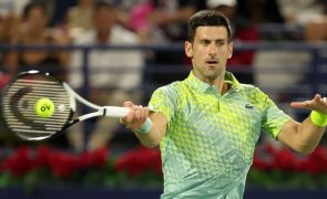 Djokovic falha torneios nos EUA, proibido de entrar no país sem vacina contra a covid-19