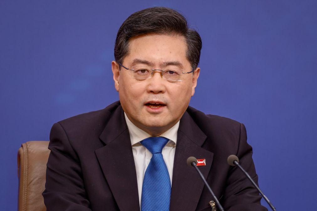 Ucrânia: China diz que relação com a Rússia não constitui ameaça para outros países