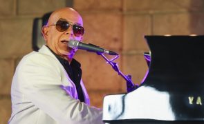 Pedro Abrunhosa, D.A.M.A, Marisa Liz e Ivandro no cartaz da FIAPE em Estremoz