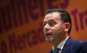 PSD sempre defendeu privatização da TAP e PS é que tem 