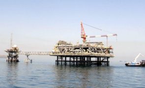Cotação do barril Brent para entrega em maio baixa 3,39% para 83,28 dólares