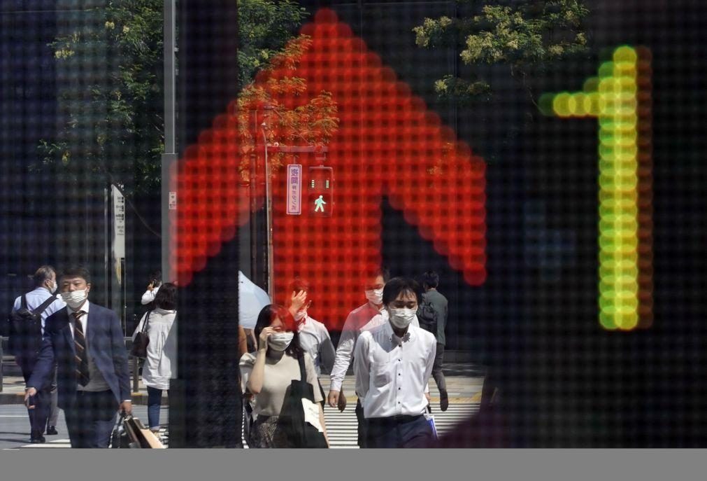 Bolsa de Tóquio fecha a ganhar 0,48%