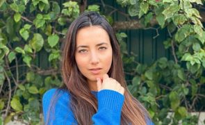 O Triângulo. Alice apanhada a roubar os colegas
