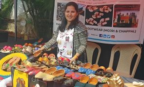 Vende mil pares de sapatos e apoia reciclagem com 400 quilos de pneus