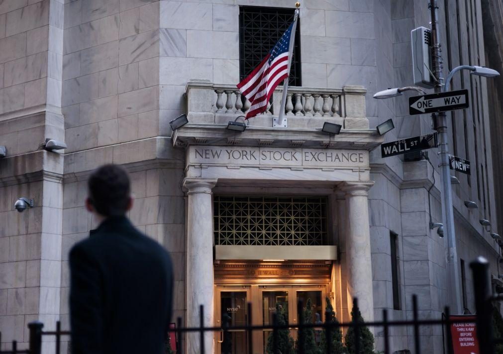 Wall Street sobe graças à aceleração do desemprego