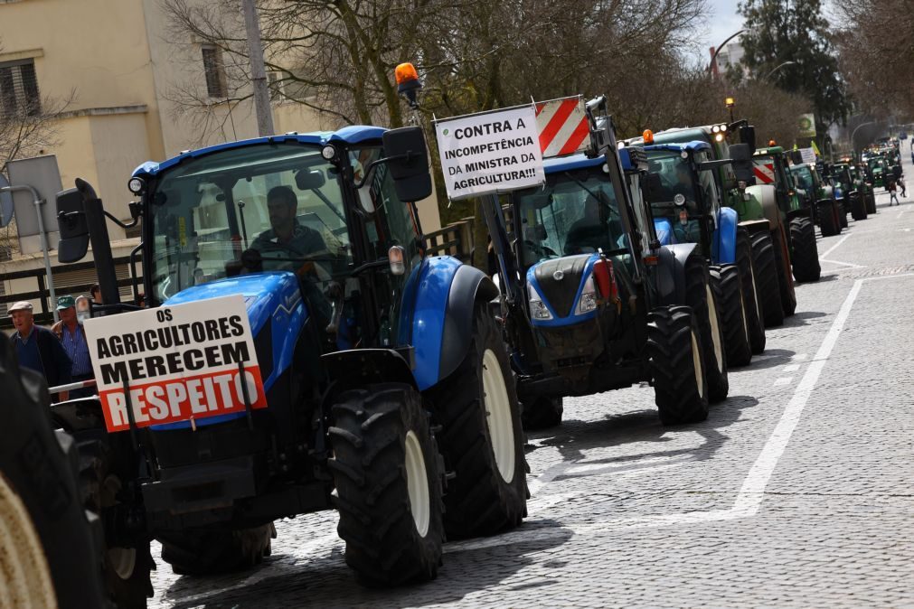 Agricultores serpenteiam ruas de Beja em protesto contra políticas do Governo