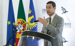 Governo quer que CEO cesse funções 