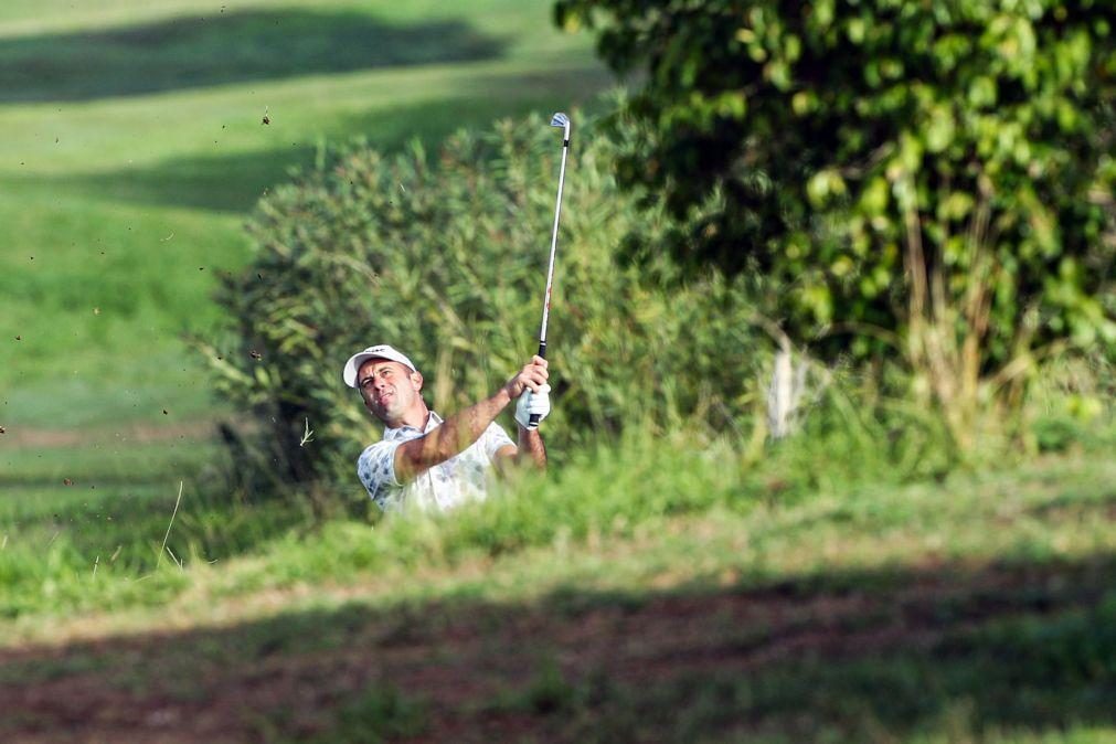 Ricardo Santos sobe ao 44.º lugar no Open do Quénia de golfe