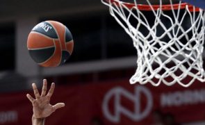 Benfica esmaga FC Porto e assume liderança isolada no nacional de basquetebol