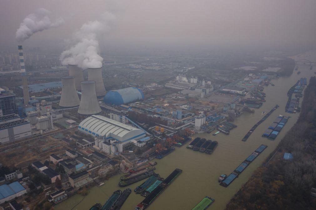 China contraria tendência decrescente da energia a carvão 