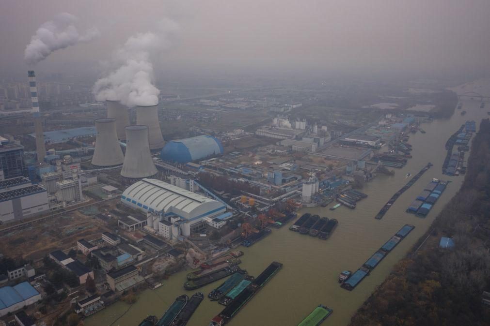 China contraria tendência decrescente da energia a carvão