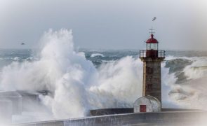 Sete distritos sob aviso amarelo hoje devido à agitação marítima