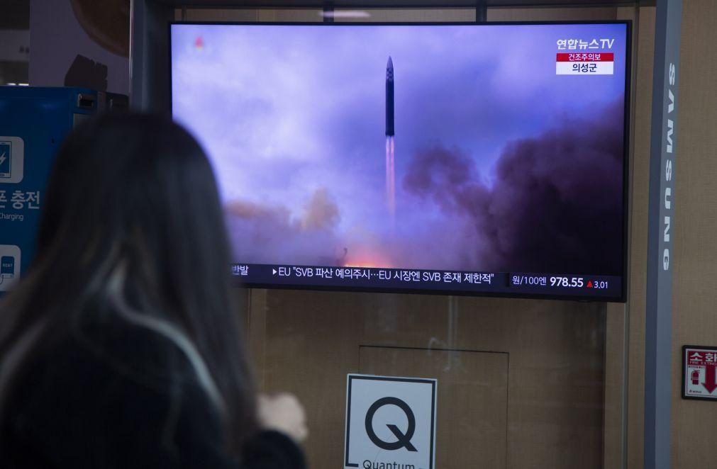 Coreia do Norte disparou hoje dois mísseis balísticos, diz Seul