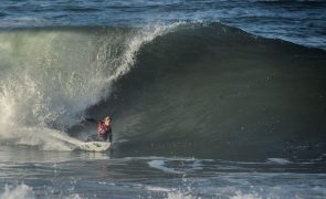 Yolanda Hopkins cai nos 'quartos' e Portugal fica sem surfistas em Peniche