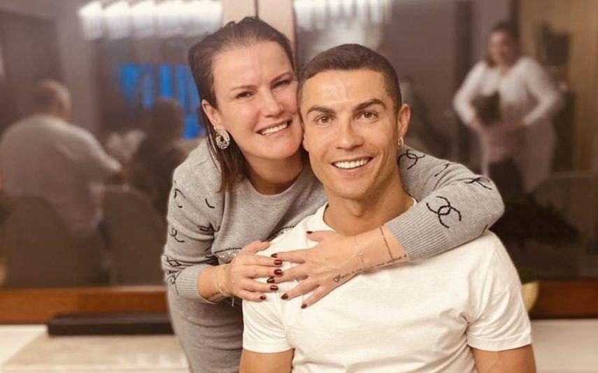 Cristiano Ronaldo afastado de Elma Aveiro: 