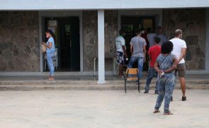 Moçambique com parte do equipamento para arrancar recenseamento eleitoral a 20 de abril