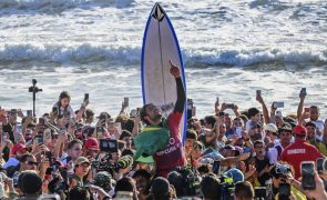 Surfista brasileiro João Chianca vence em Peniche