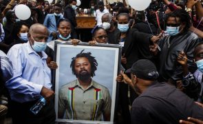 Milhares saem à rua em Maputo para último adeus ao 