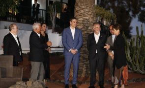 Costa e Sánchez visitaram casa de Saramago e trocaram livros em Lanzarote