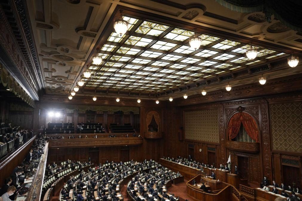Deputado expulso do parlamento do Japão pela primeira vez em 72 anos