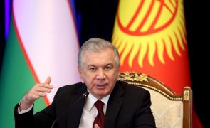 Uzbequistão lança referendo que pode permitir ao atual Presidente governar até 2040