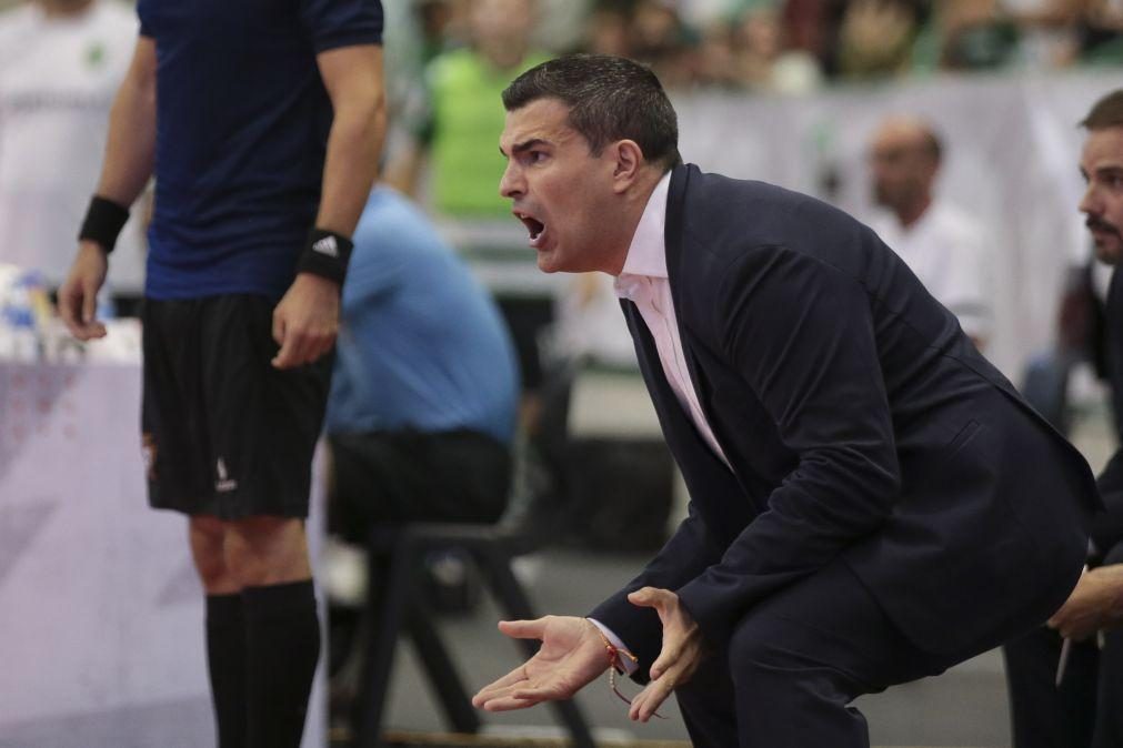 Treinador espanhol Pulpis deixa comando da equipa de futsal do Benfica