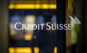 Ações do Credit Suisse caem 30% para novo mínimo na bolsa de Zurique