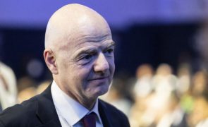 Infantino reeleito por aclamação presidente da FIFA