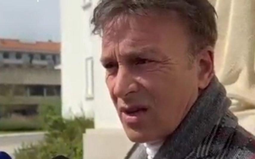 Tony Carreira não cala revolta: