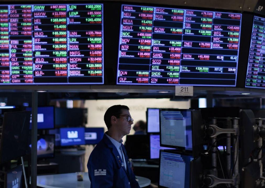 Bolsa de Nova Iorque segue mista e atenta à banca