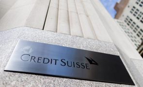 Bolsas europeias caem, de novo arrastadas pela banca