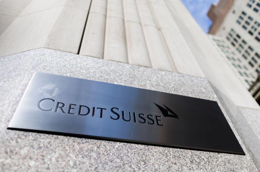 Bolsas europeias caem, de novo arrastadas pela banca