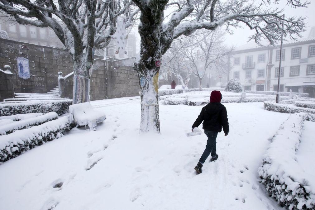 Dois distritos sob aviso amarelo devido à queda de neve